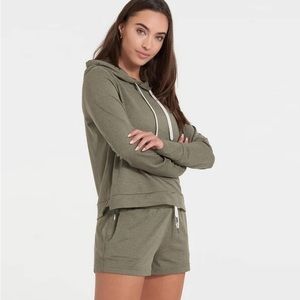 Vuori DreamKnit Pullover size small